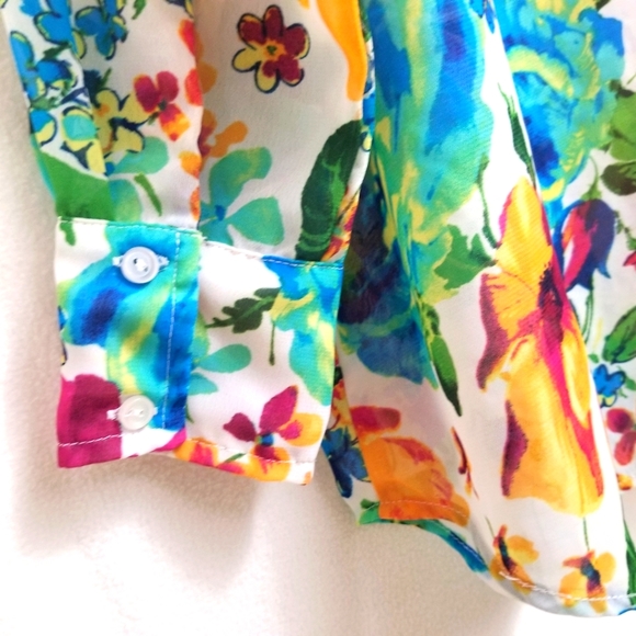 Vibrant Floral Blouse, Semisheer Fabric, Buttoned Front, One Size fits Most. - Picture 10 of 14